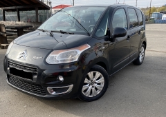 Dezmembrez Citroen C3 Picasso 1,6 hdi 2011