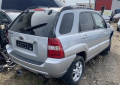 Dezmembrez Kia Sportage 2.0 crdi 2006