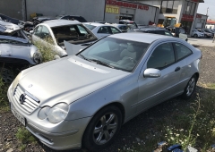 Dezmembrez Mercedes C 200 coupe W203 2002