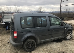 Dezmembrez VW Caddy LIFE 1,9 tdi 2006 cod motor BLS